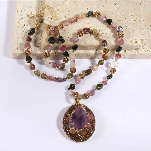 Necklace with Amethyst-looking stone - Picture 3 of 5